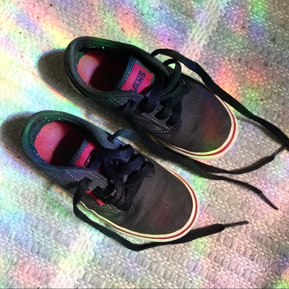 Vans number 1 skateboarding shoe kids size 11.5 off the wall grey and red vans - Picture 3 of 7